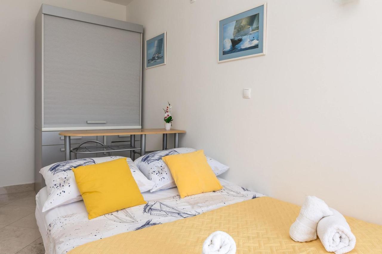 ピサック House Karloヴィラ エクステリア 写真